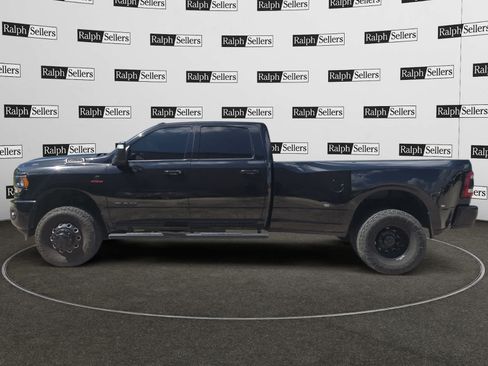 Used 2024 RAM 3500 Big Horn w/ Night Edition AWD/4WD image 3