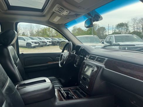 Used 2008 GMC Yukon XL Denali AWD/4WD image 37