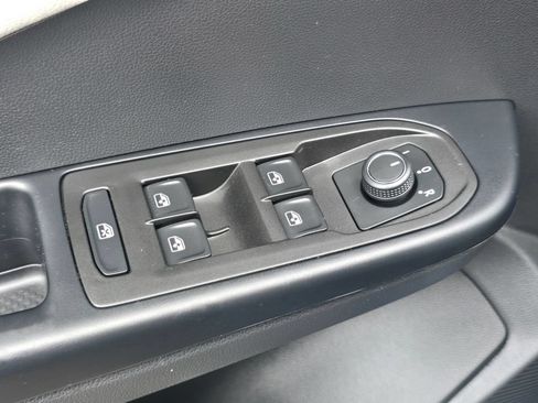 Used 2026 Volkswagen Taos S FWD image 21