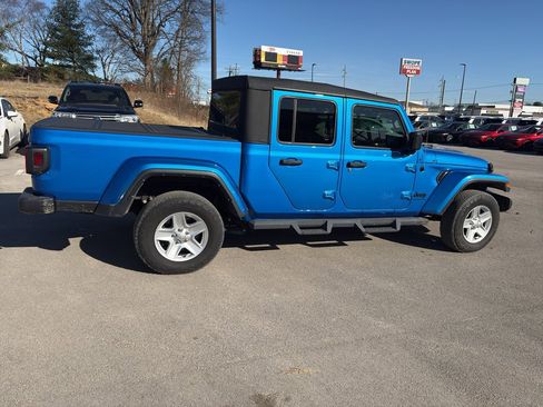 Used 2022 Jeep Gladiator Sport image 6