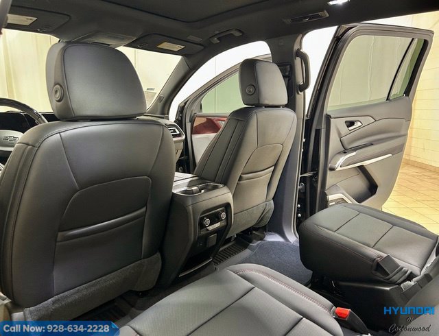 Used 2025 Chevrolet Traverse Z71 w/ Enhanced Driving Package AWD/4WD image 12