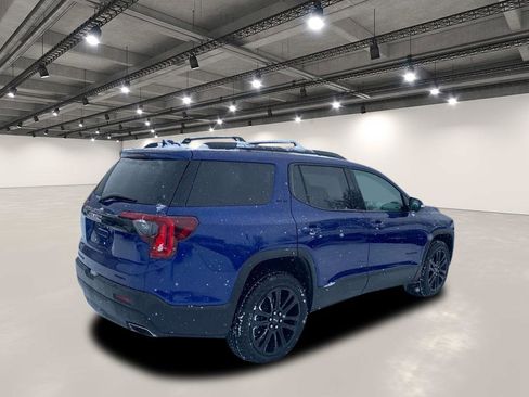 Used 2023 GMC Acadia SLE w/ Driver Convenience Package image 4