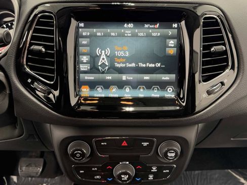 Used 2018 Jeep Compass Limited w/ Navigation Group image 19