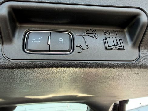 Used 2024 Ford Explorer XLT w/ Equipment Group 202A RWD image 13