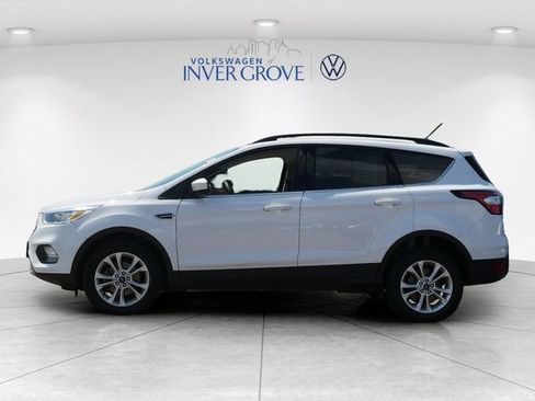 Used 2018 Ford Escape SE w/ SE Sync 3 Package FWD image 4