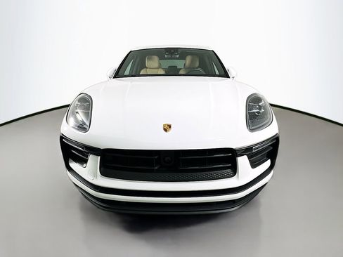 Certified 2023 Porsche Macan AWD/4WD image 6