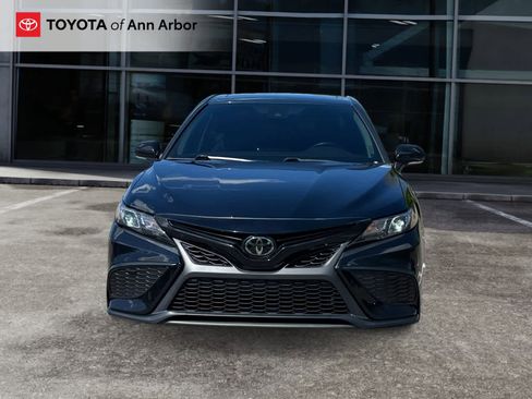 Used 2024 Toyota Camry SE w/ Cold Weather Package FWD image 13