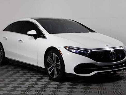 Used 2022 Mercedes-Benz EQS 450+ Sedan image 3