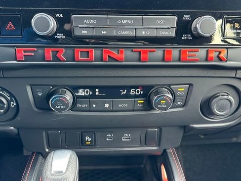 Used 2025 Nissan Frontier PRO-4X image 15