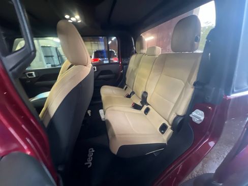 Used 2021 Jeep Gladiator Overland AWD/4WD image 24