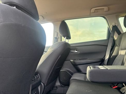 Used 2024 Nissan Rogue SV AWD/4WD image 33