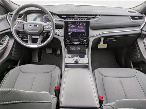 New 2025 Jeep Grand Cherokee Laredo w/ Luxury Tech Group I image 14