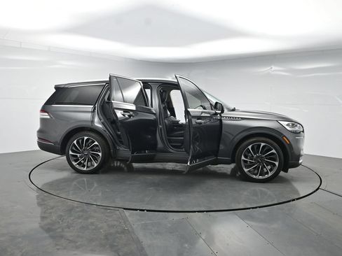 Used 2020 Lincoln Aviator Reserve w/ Equipment Group 202A AWD/4WD image 53