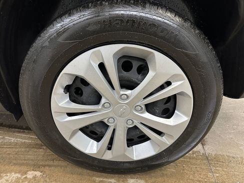 Certified 2024 Chevrolet Trax LS image 32