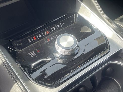 New 2025 Jeep Wagoneer L Base image 22