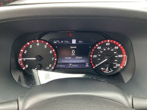 Used 2023 Nissan Frontier PRO-4X w/ Pro Convenience Package AWD/4WD image 12