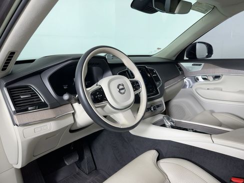Used 2023 Volvo XC90 T8 Ultimate image 3