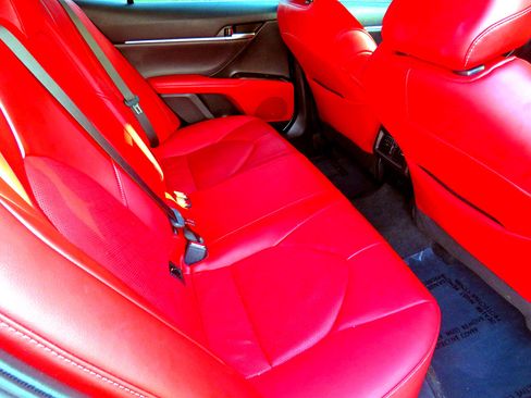 Used 2022 Toyota Camry XSE w/ Carpet Mat Package (TMS) image 34