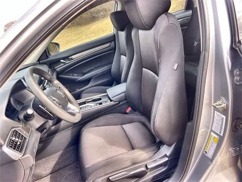 Certified 2018 Honda Accord Hybrid image 11