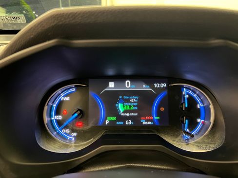 Used 2023 Toyota RAV4 XLE Premium image 21