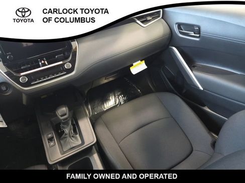 Used 2026 Toyota Corolla Cross LE FWD image 19