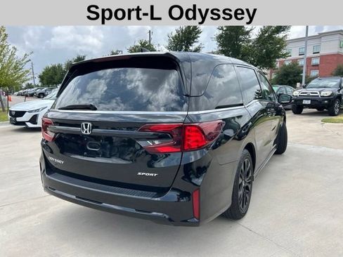 Used 2025 Honda Odyssey Sport-L image 3