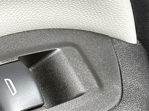 Used 2024 Chevrolet Equinox LS w/ LS Convenience Package FWD image 31