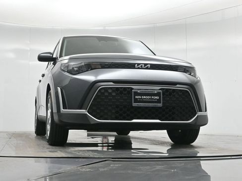 Used 2023 Kia Soul LX w/ Option Group 015 FWD image 45
