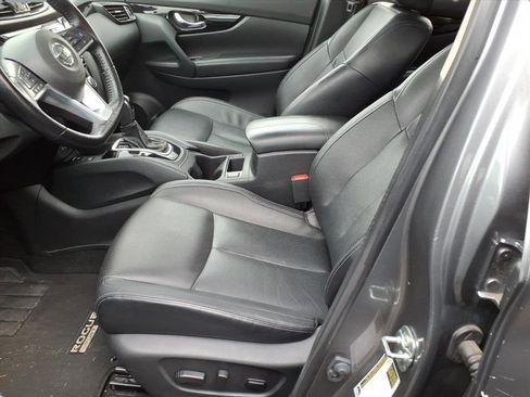 Used 2022 Nissan Rogue Sport SL w/ Premium Package image 11