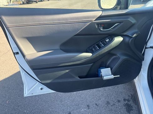 Certified 2025 Subaru Crosstrek 2.5i Limited w/ Crosstrek Mirror Package image 19