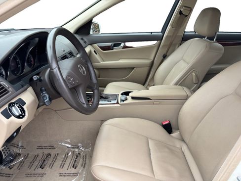 Used 2010 Mercedes-Benz C 300 Sedan image 9