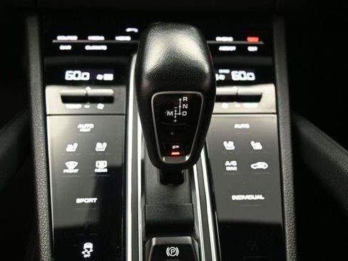 Used 2020 Porsche Cayenne AWD/4WD image 26