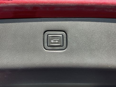Used 2019 Chevrolet Blazer LT image 7