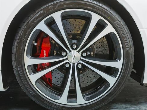 Used 2011 Aston Martin V12 Vantage Coupe image 40