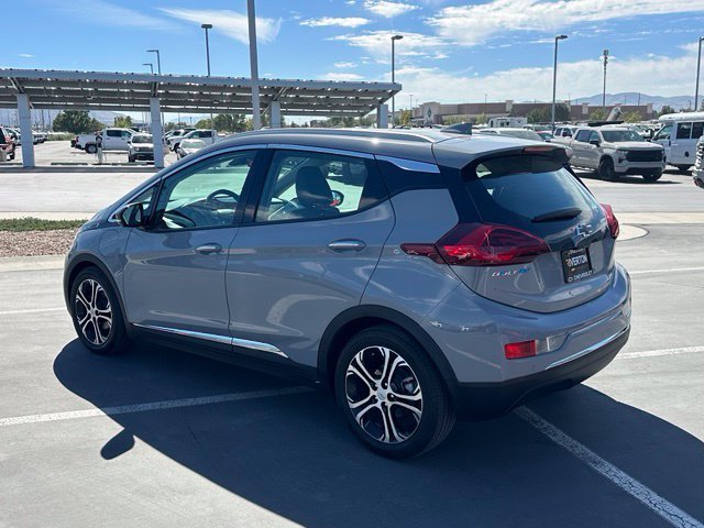 Used 2021 Chevrolet Bolt Premier w/ Infotainment Package FWD image 3