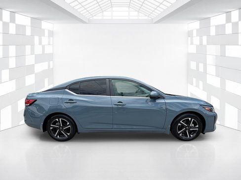 Used 2024 Nissan Sentra SV FWD image 8