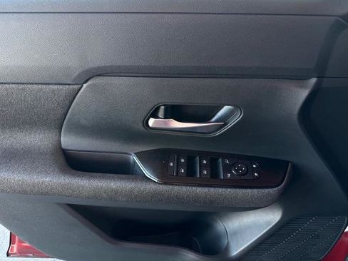 Certified 2025 Nissan Kicks SV FWD image 18