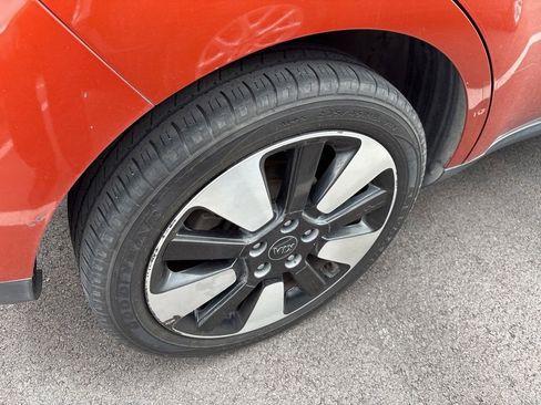 Used 2018 Kia Soul + FWD image 7