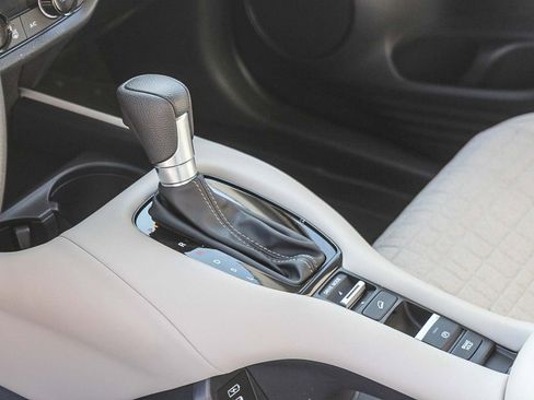 Certified 2026 Honda HR-V LX image 19