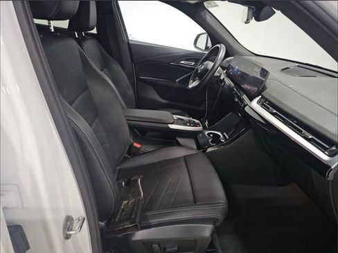Used 2025 BMW X2 xDrive28i image 10