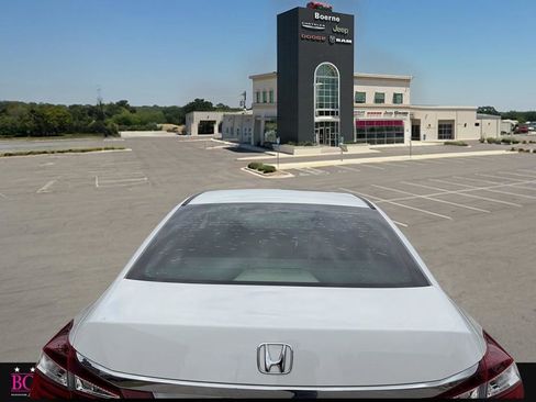 Used 2016 Honda Accord LX image 7