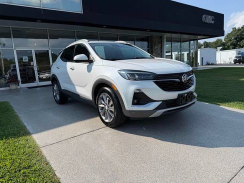 Used 2022 Buick Encore GX Essence w/ Experience Buick Package FWD image 1