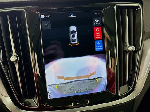 Used 2024 Volvo S60 B5 Core image 3