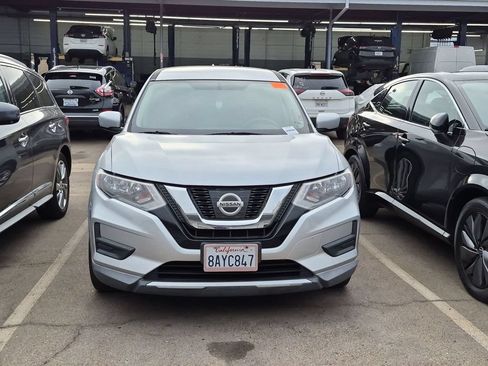 Used 2017 Nissan Rogue S FWD image 3