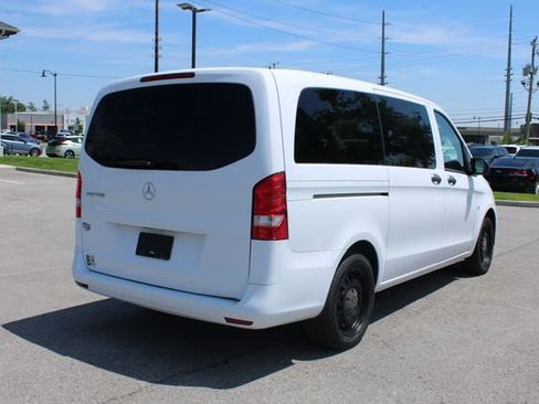 Used 2017 Mercedes-Benz Metris Passenger image 39