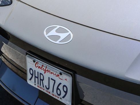 Used 2023 Hyundai Ioniq 6 SEL RWD image 3