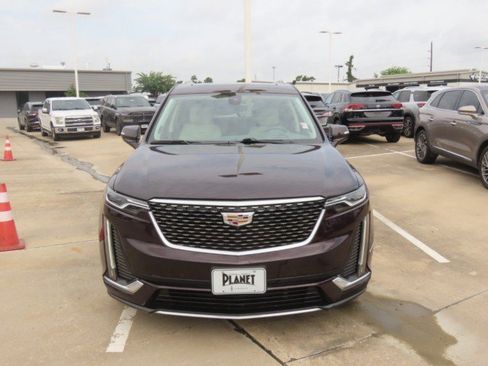 Used 2020 Cadillac XT6 Premium Luxury FWD image 4