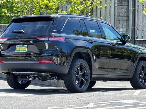 New 2026 Jeep Grand Cherokee Limited w/ Limited Altitude Package AWD/4WD image 4