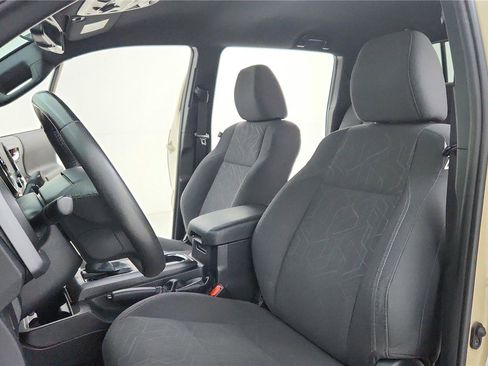 Used 2018 Toyota Tacoma TRD Off-Road AWD/4WD image 42
