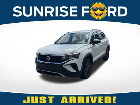 Used 2022 Volkswagen Taos S FWD image 1